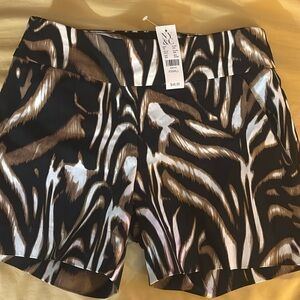 XS Animal print dress shorts with front pockets